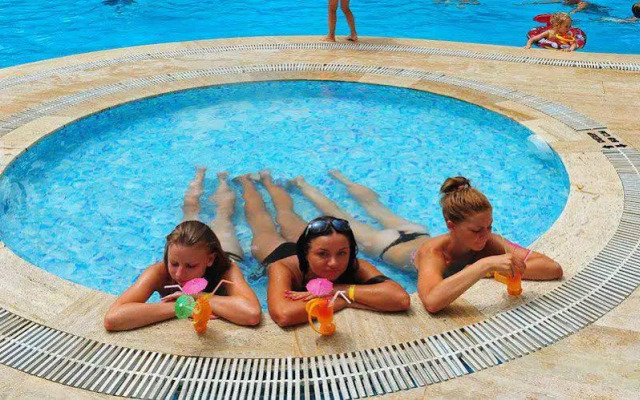 Klas More Beach Hotel