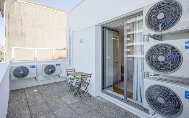 Liiiving in Porto - Design Bright House