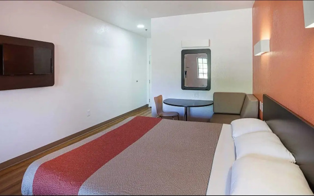 Motel 6 Bedford, TX - Fort Worth