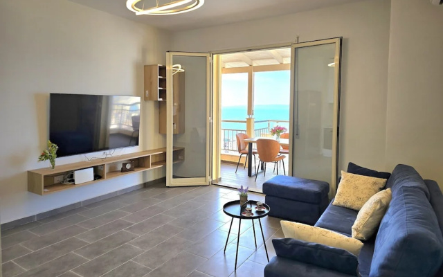 Hill Apartment With Sea View in Durres