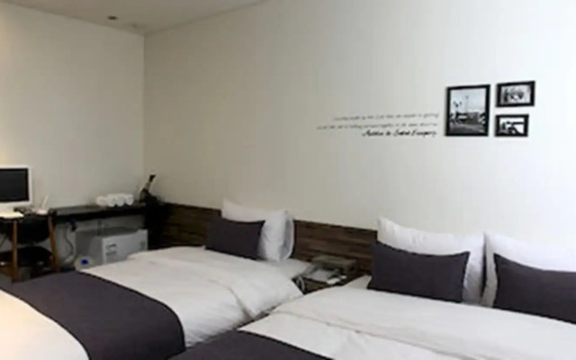 S& Hotel