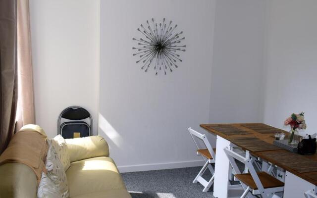 Cleopatra Family Accommodation Sleeps 11 with 2 free parkings