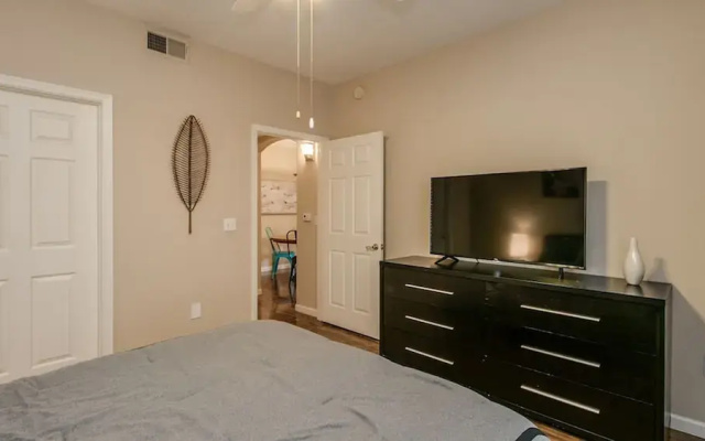 Cozy 1-bdrm Scottsdale Condo Next to Pool