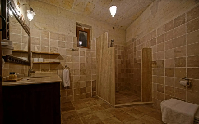 Apex Cave Hotel