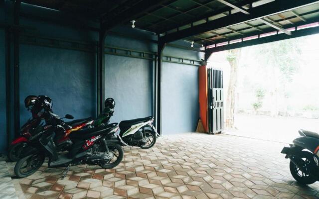 RedDoorz Syariah near Alun Alun Blitar