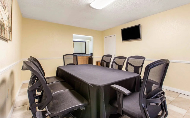 Ramada by Wyndham Santee I-95