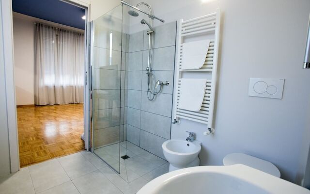 Boulevard 900 - Comfort and Style - Entire Structure 12 Beds