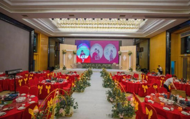Hewitt Grand Hotel