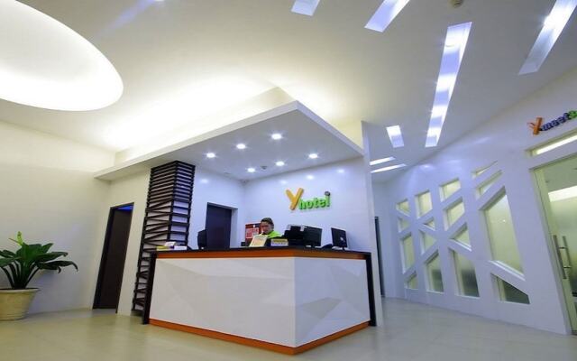 Yhotel