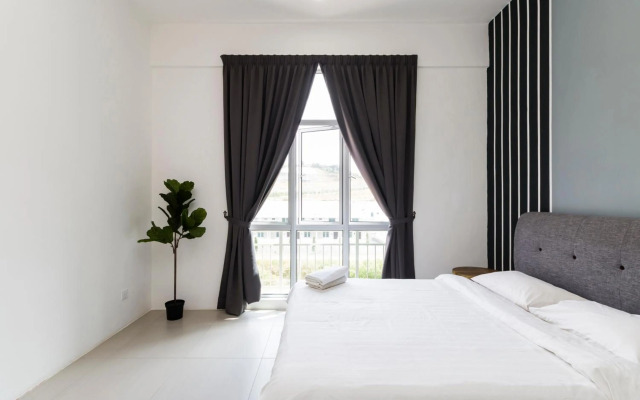 Dreamscape Apartment @ Golden Hills