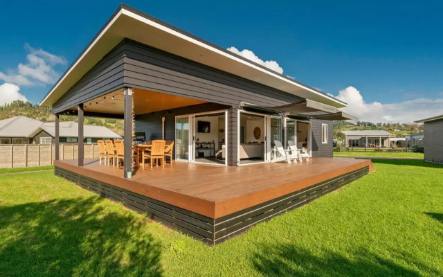 Sundaze Escape - Cooks Beach Holiday Home