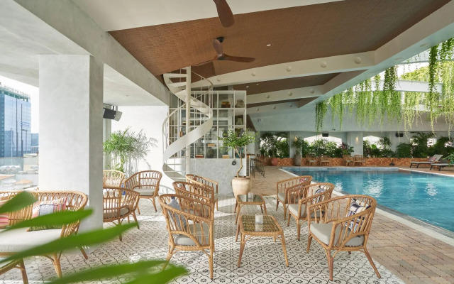 Silverland May Hotel