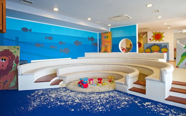 Verudela Beach & Villa Resort