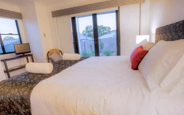 Sippers At Ballandean