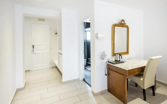 Smy Mediterranean White Santorini Adults Only