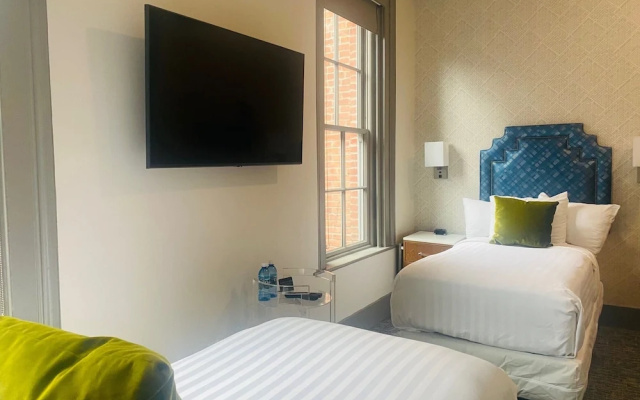 Harlow Hotel