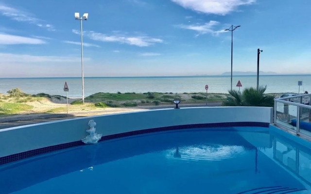 Ocean Breeze Economy Suites