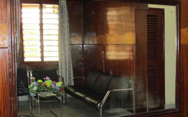 Ganjoni Wananchi Hotel