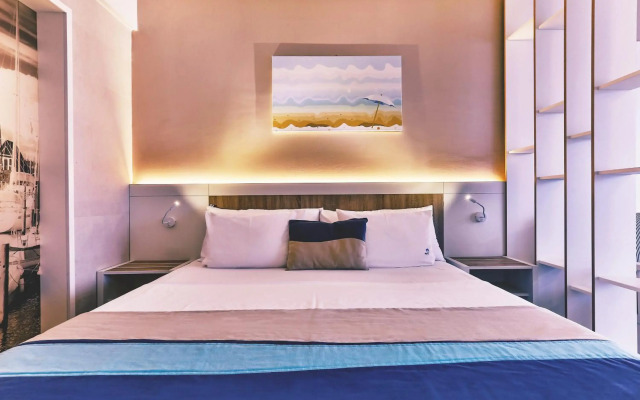 Carine Hotel Delfin