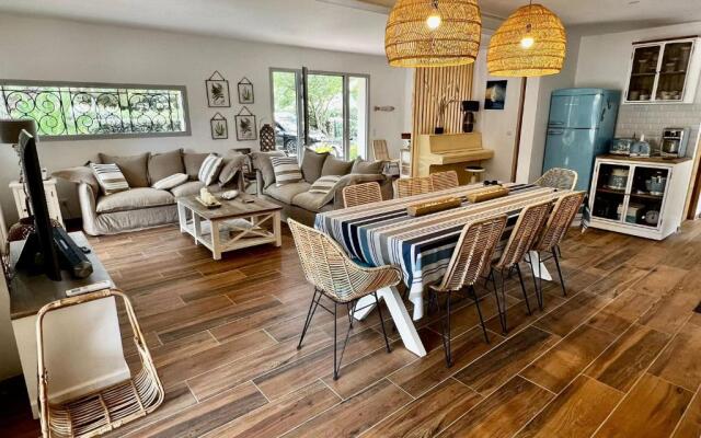 Villa de charme avec piscine à 500m des plages