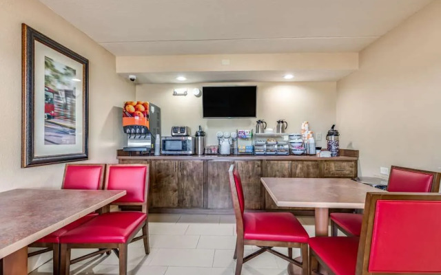 Rodeway Inn & Suites