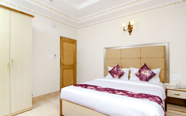 OYO 11956 Galaxy Grand