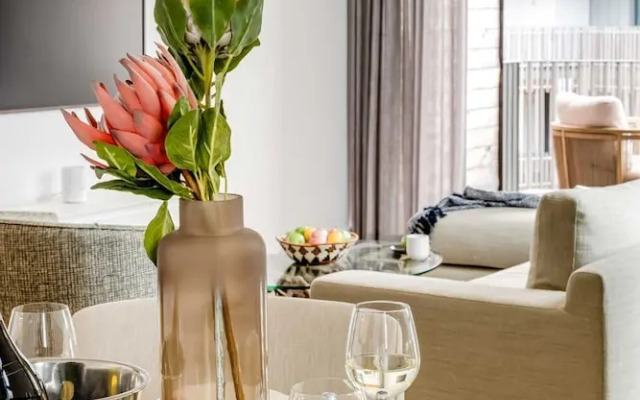 Holiday Chic Alena Apartment in Trendy De Waterkant