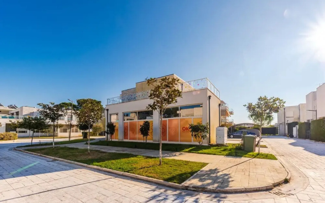 Tranquil Apartment With Pool Access - Manjola