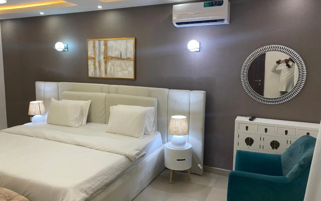 Shortlethomes - 5 Star Short let Apartment in Ikate