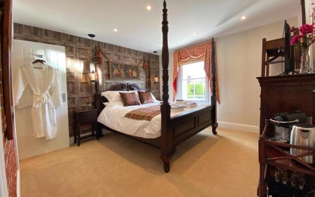 Hambrook House Canterbury - NEW luxury guest house with spa tub
