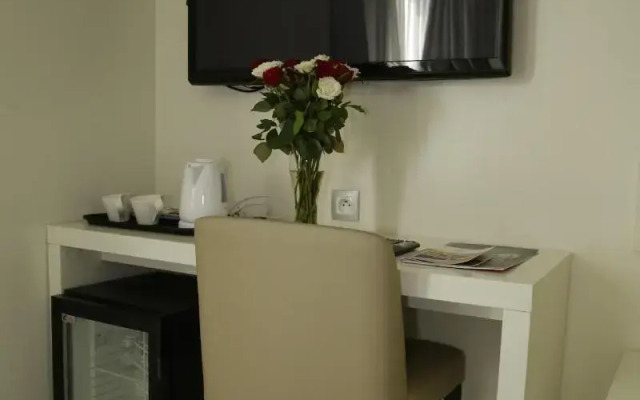 Al Mandari Hotel