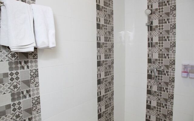 OYO 1656 Parama Su Hotel