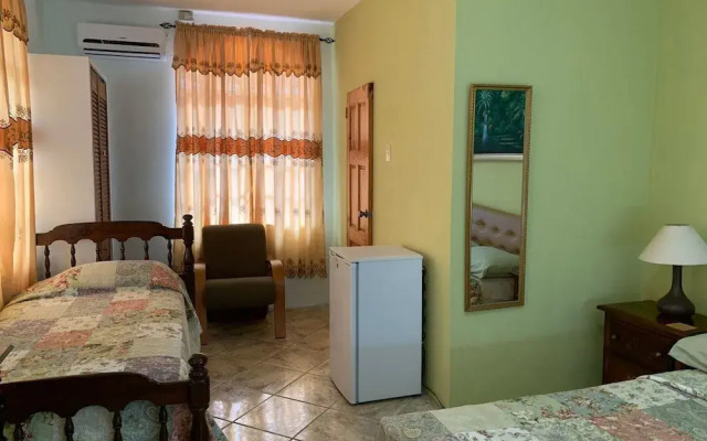 Carolyn's View Guest House