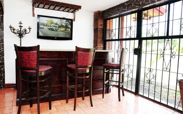 Nest Hotel B & B