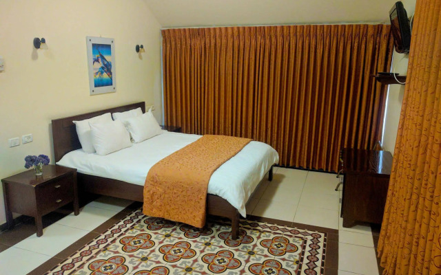 Alhambra Palace Hotel Suites