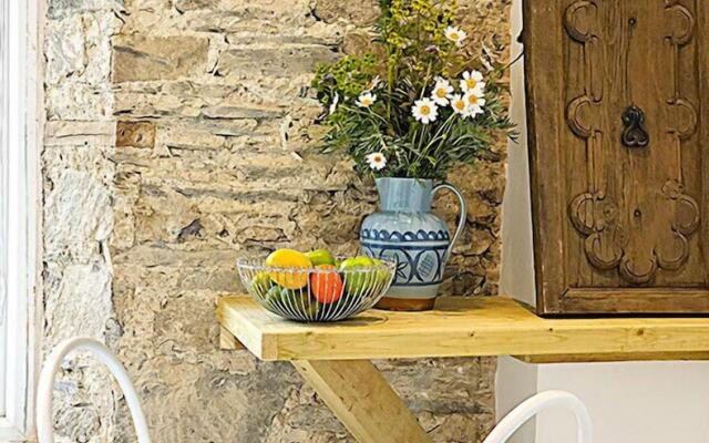 Live and Let Live Inn