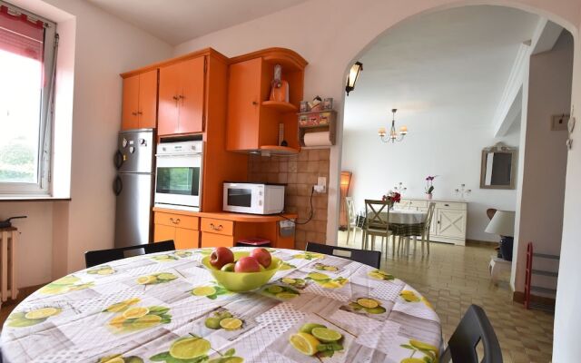 Modern Holiday Home in Clohars-carnoët With Beach Near