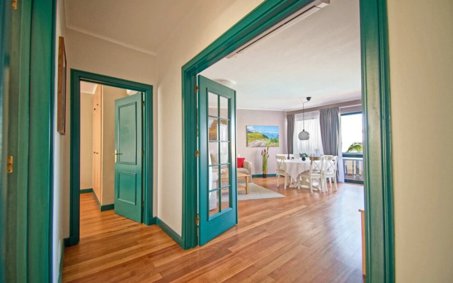 City Breaks With Pool - Belvedere Apartment