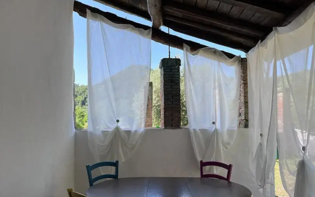 Casale Rustico con Piscina Privata e Ampio Parco