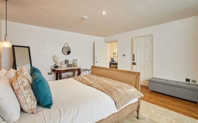 Host Stay The Courtyard Retreat