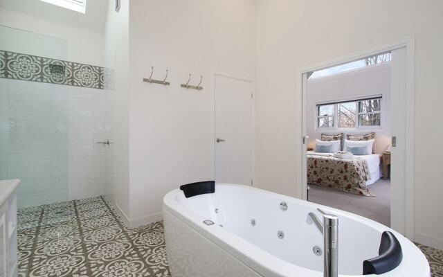 Beyond Bliss - Guesthouse 1