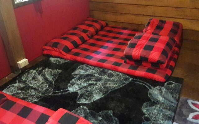 清迈湄康蓬胡安伯格哈格酒店(Maekampong Huean Bog Hug Chiangmai)