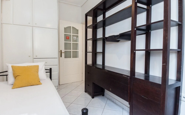 Home Away from Home 2 Bd Apt in Zografou