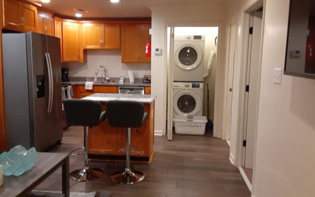 Updated 1-bedroom in Baton Rouge, w/ Washer/dryer