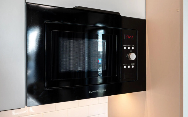 Студия на Набережной Макарова