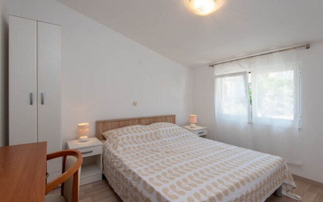 Apartment Square
