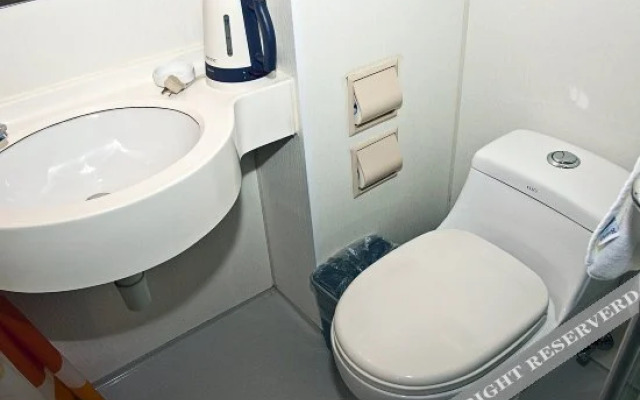 JI Hotel Shanghai Huai Hai