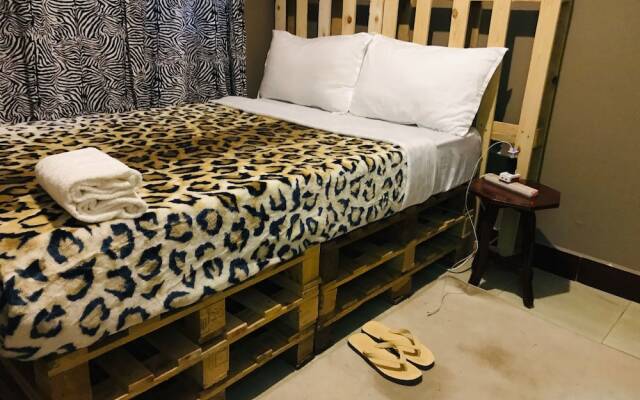 Savannah House - Hostel
