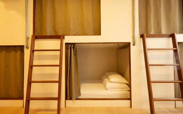 Apartment 10F