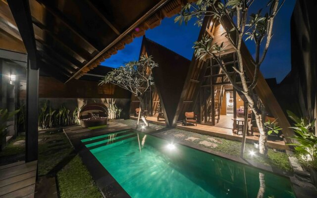Rumah Kayu Tatiya Villa